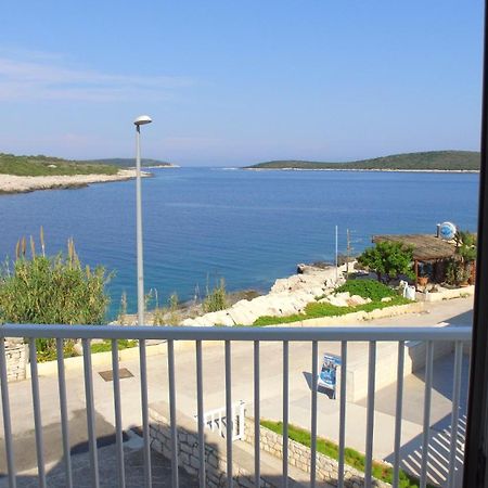 Apartment Karuza Rukavac Вис Экстерьер фото