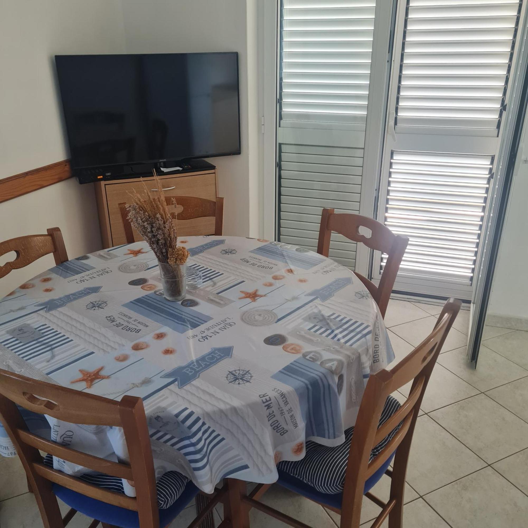 Apartment Karuza Rukavac Вис Номер фото