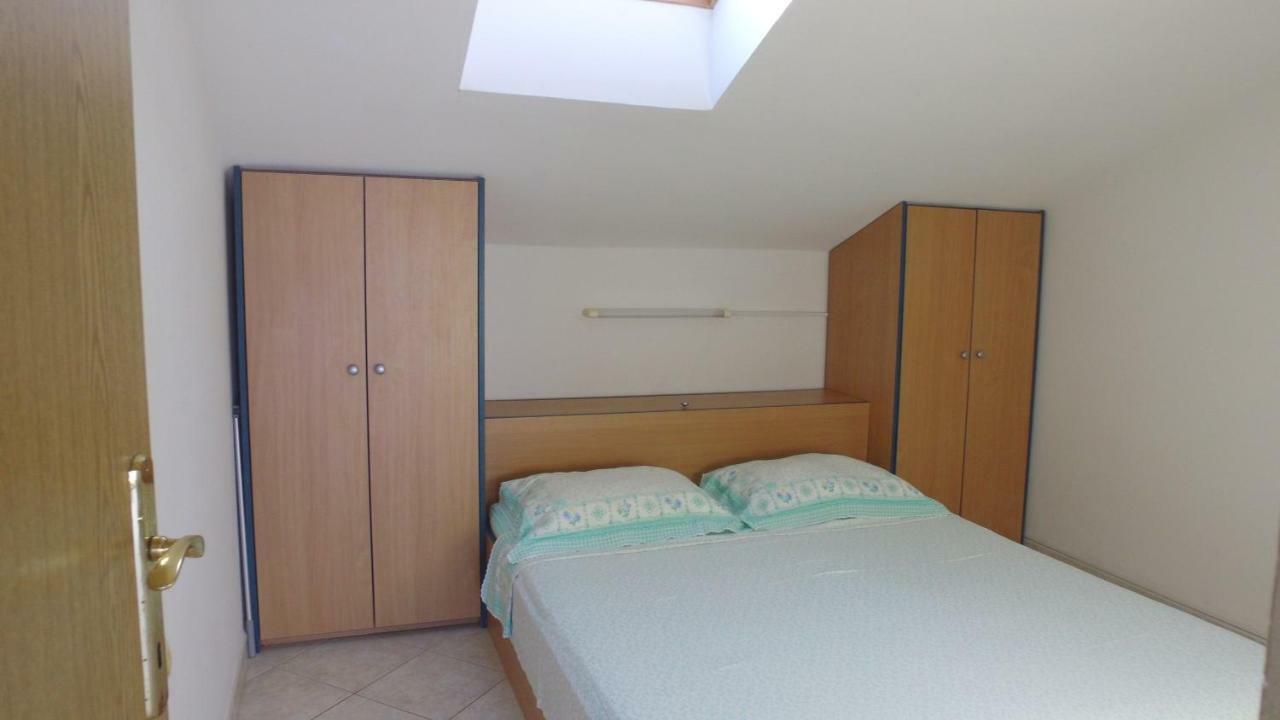 Apartment Karuza Rukavac Вис Экстерьер фото